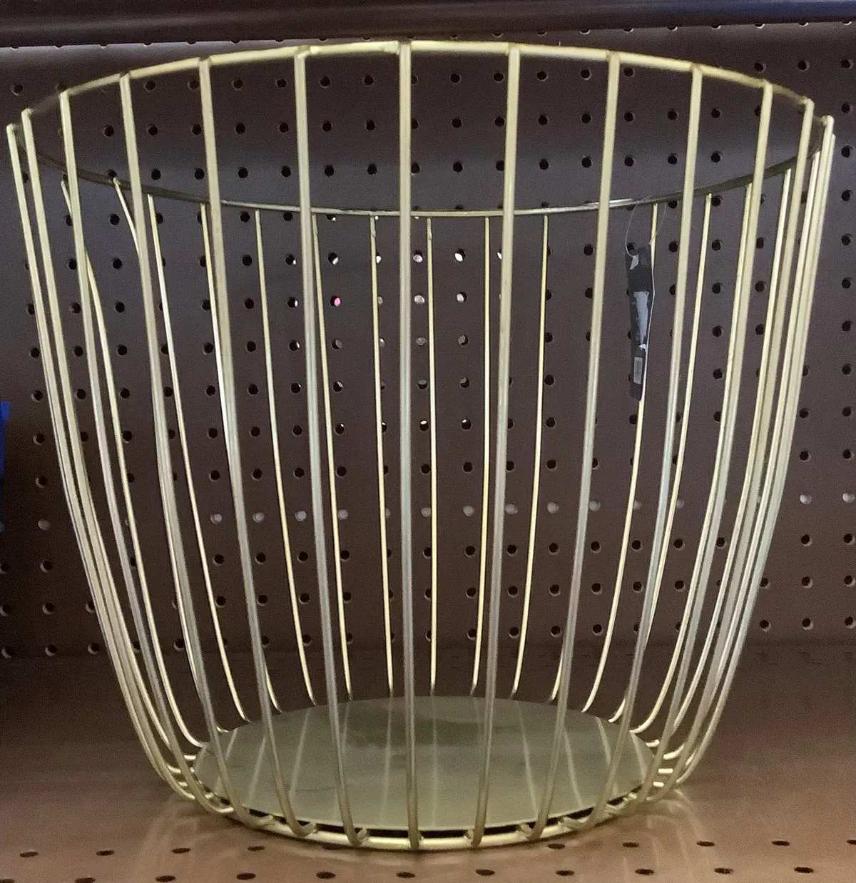 Small Metal Wire Basket Gold 1