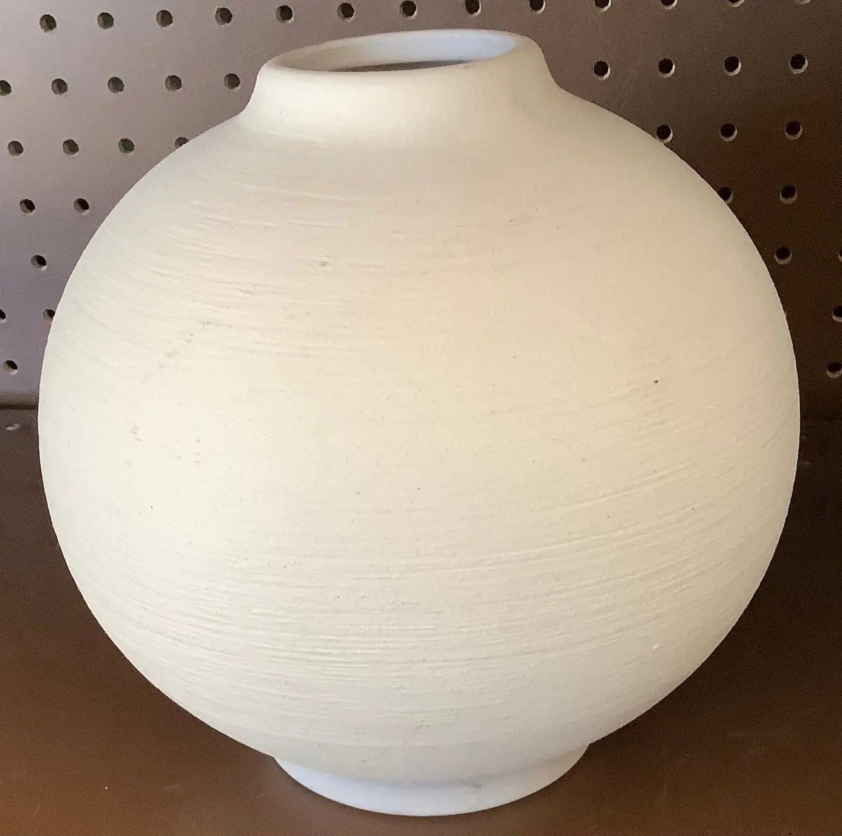 Ceramic Round Textured Vase - White 1