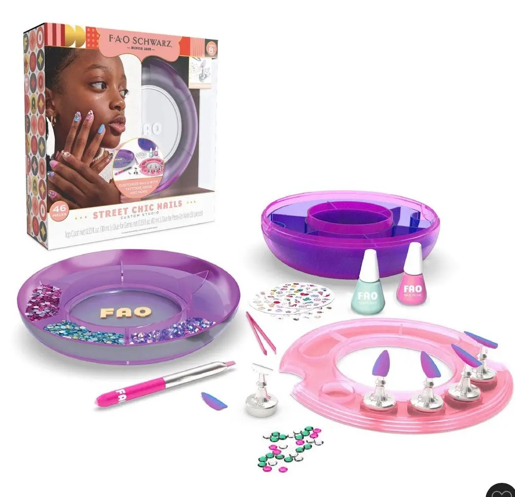 Fao Schwarz Deck Out Your Nails Set. 1