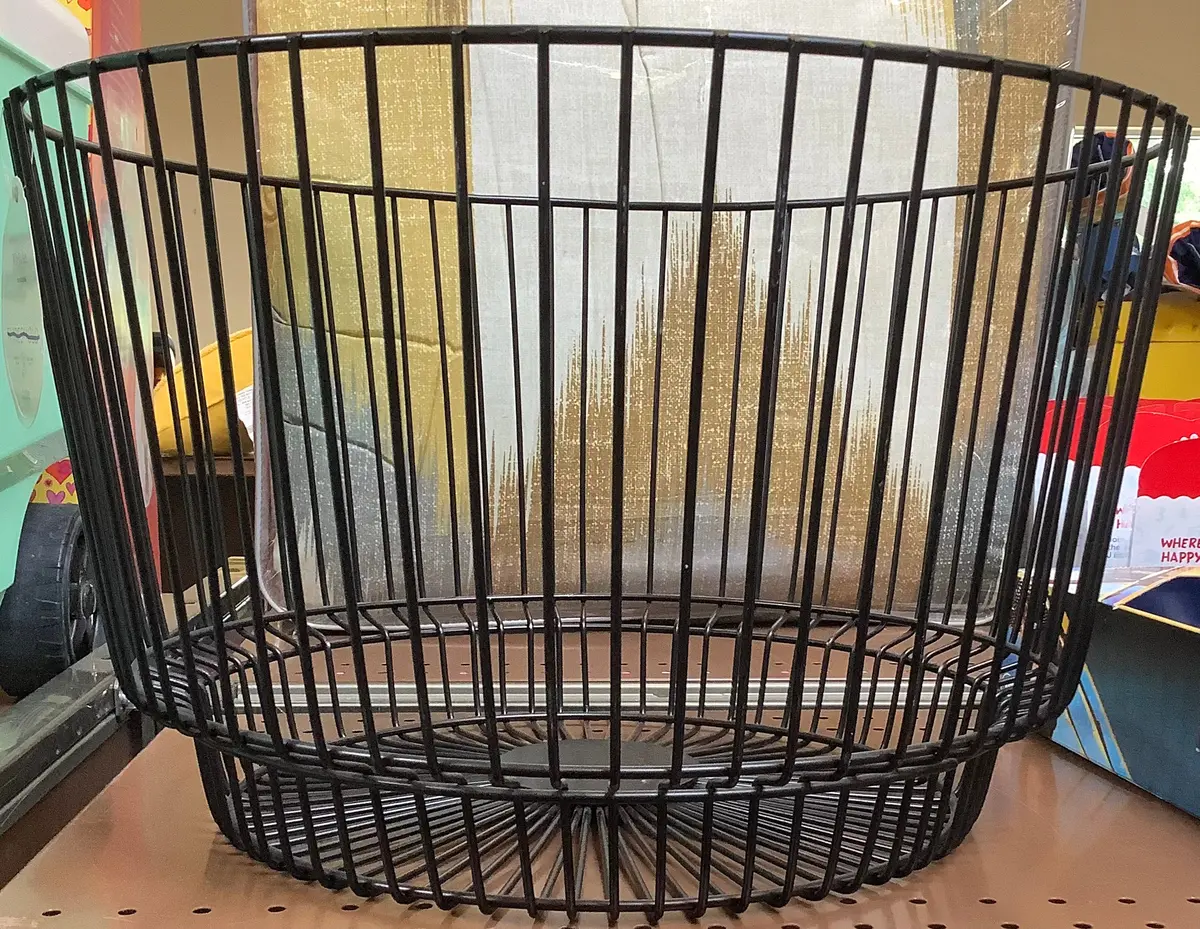 18" X 11" Metal Wire Basket With Black Finish 1
