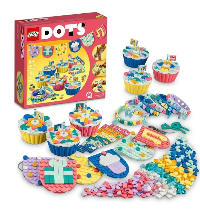 Lego Dots Ultimate Party Kit 41806, Arts & Crafts Birthday Party Games Or Diy Party Bag Fillers With Toy Cupcakes, Best Friend Bracelets, And Bunting, 1