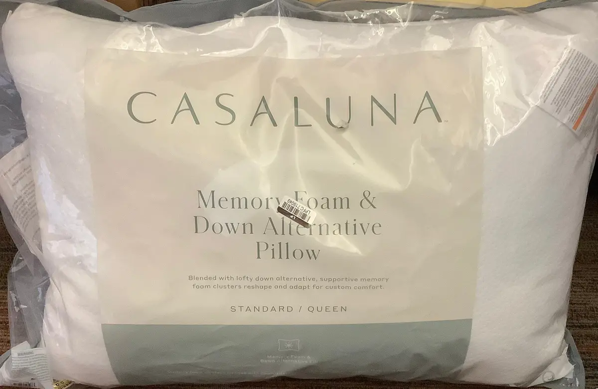 Standard/Queen Memory Foam & Down Alternative Bed
Pillow 1