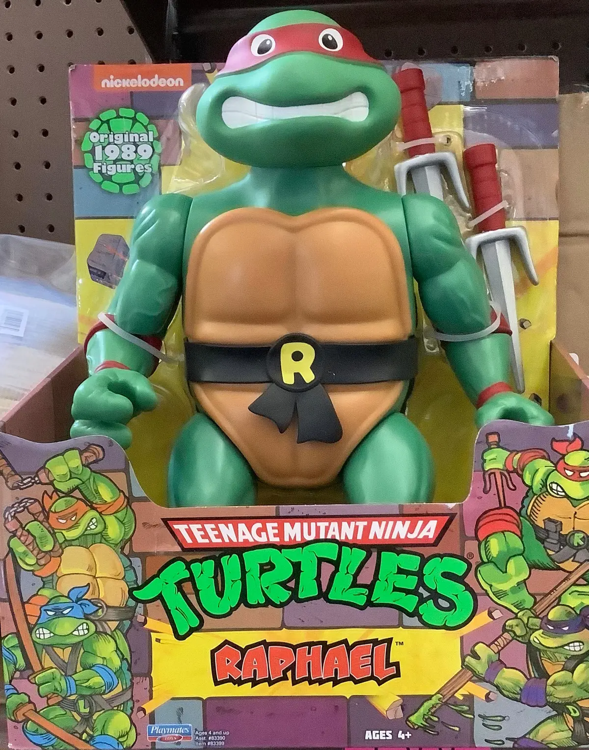 Teenage Mutant Ninja Turtles: Mutant Mayhem Giant Raphael
Action Figure 1