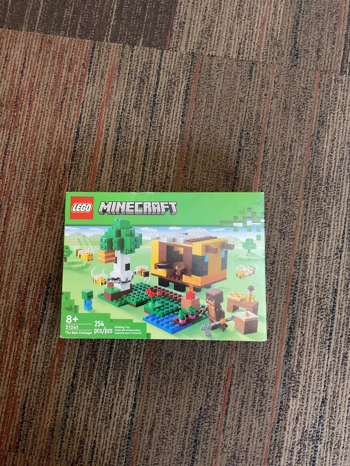 Lego Minecraft The Bee Cottage Toy House With Animals 21241 1