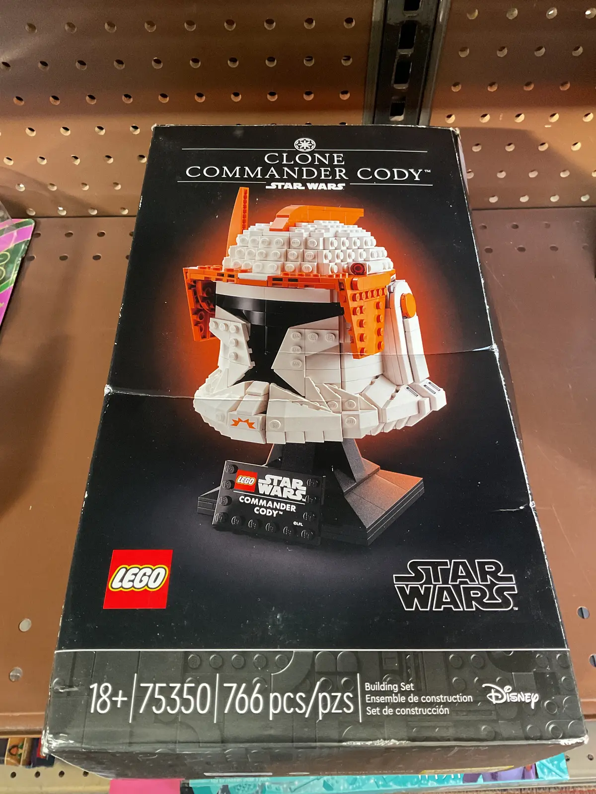 Lego Star Wars Clone Commander Cody Helmet Model
Set 75350 1