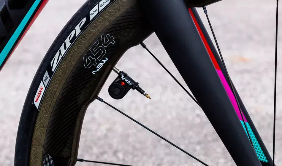 Quarq Tyrewiz Real-Time Pressure Sensor 1